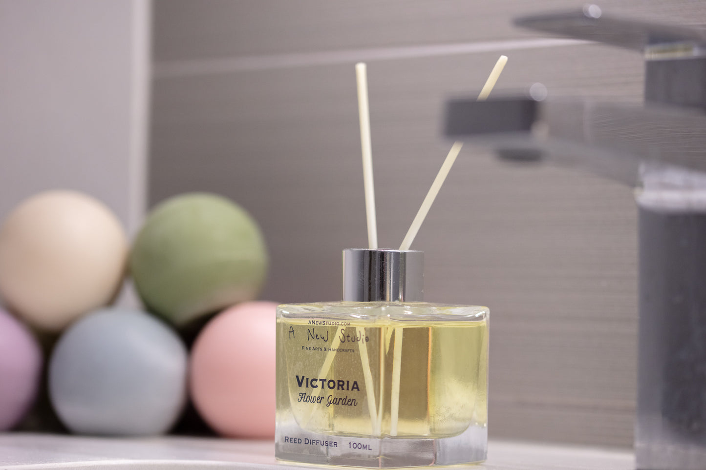 “Victoria” Flower Garden Diffuser